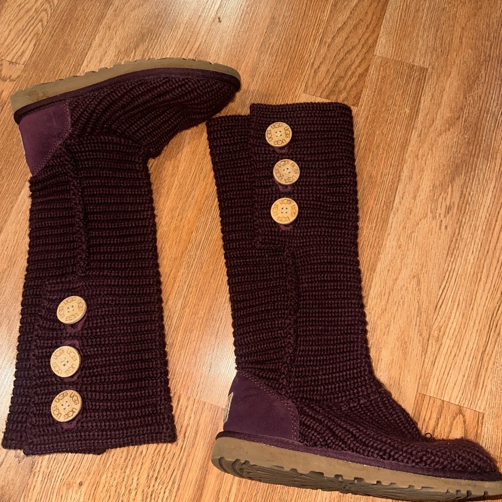 Uggs classic cardy  Purple Knit Button Boots